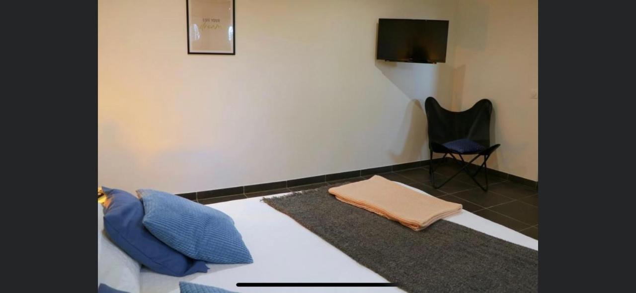 Aux Fines Bulles Gite Et Chambres D Hotes Neuve-Maison Exteriör bild